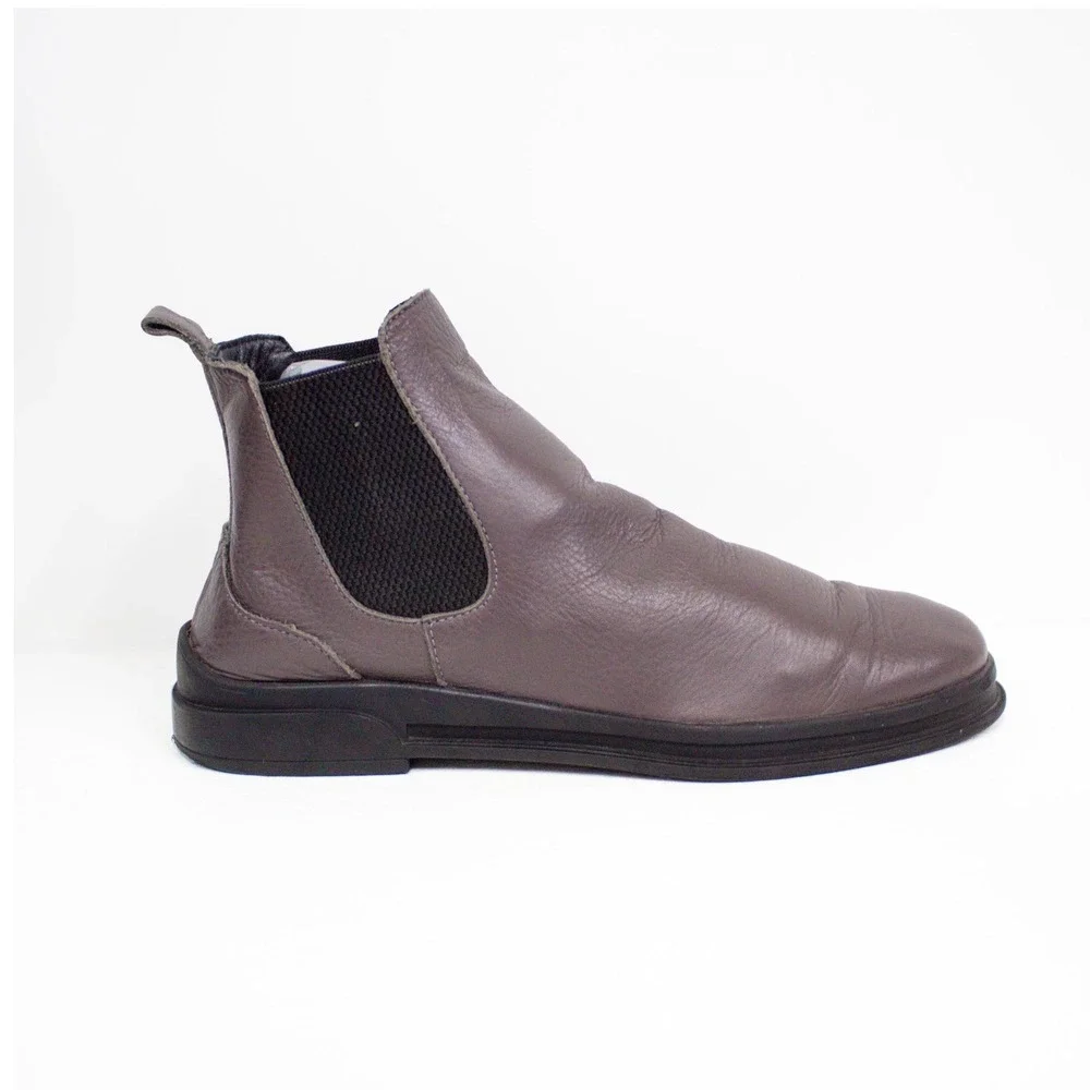 Bueno Quark Leather Chelsea Boots Taupe Gray |Ankle Booties Size 9.5-10 US/40 EU
